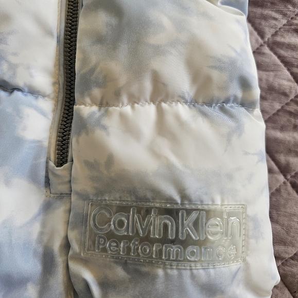 Calvin Klein Performance Puffer Quilted Blue Sky Tie Die Faux Fur Hood Vest Sz M - Picture 3 of 9
